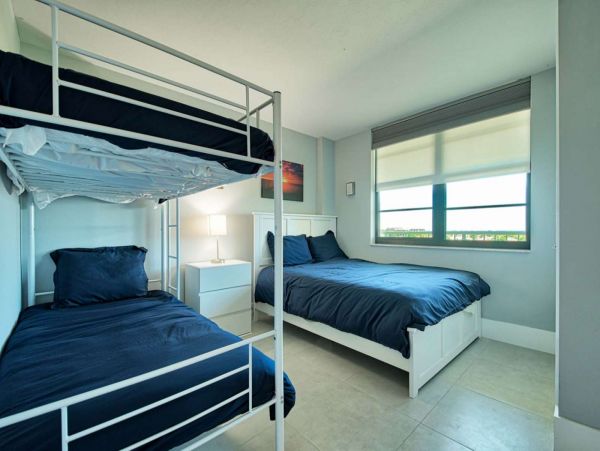 Modern Beachfront Condo with Gulf Views Walk To Beach, Dinning & Shops