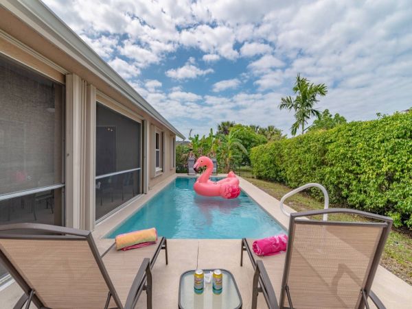Beach House on Marco Island Sleeps 6 Guests