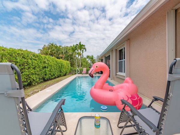 Beach House on Marco Island Sleeps 6 Guests