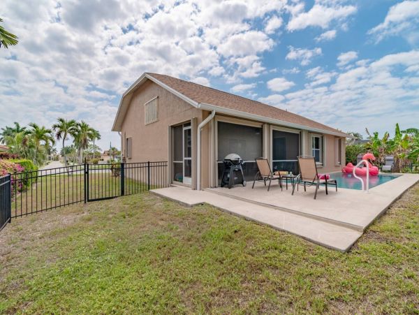 Beach House on Marco Island Sleeps 6 Guests