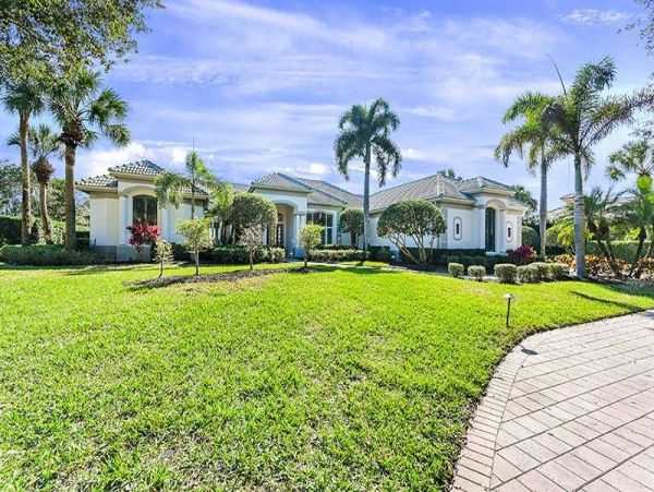 Beautiful Naples 3 Bedroom Home with Pool