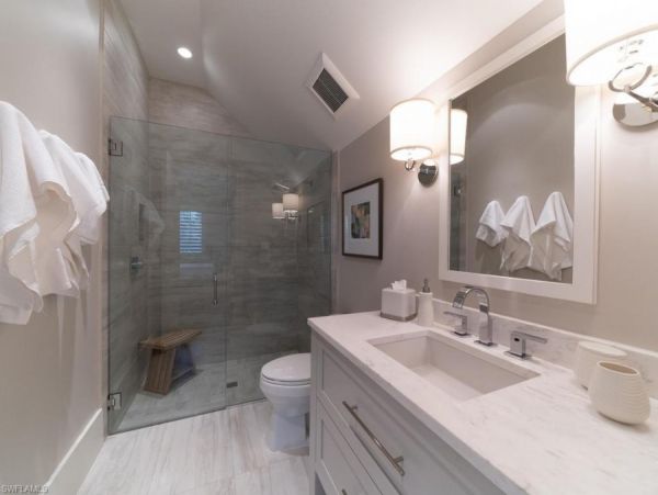 Luxury 3 Bedroom Walk to Beach Rental Home in Naples