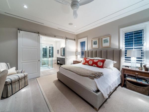 Luxury 3 Bedroom Walk to Beach Rental Home in Naples