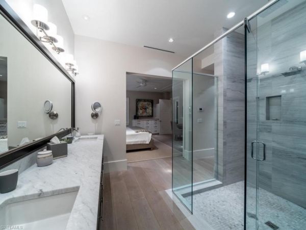 Luxury 3 Bedroom Walk to Beach Rental Home in Naples