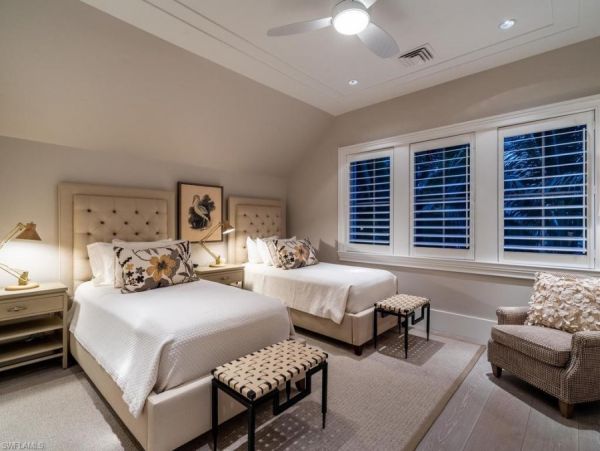 Luxury 3 Bedroom Walk to Beach Rental Home in Naples