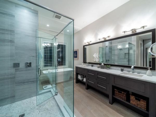 Luxury 3 Bedroom Walk to Beach Rental Home in Naples