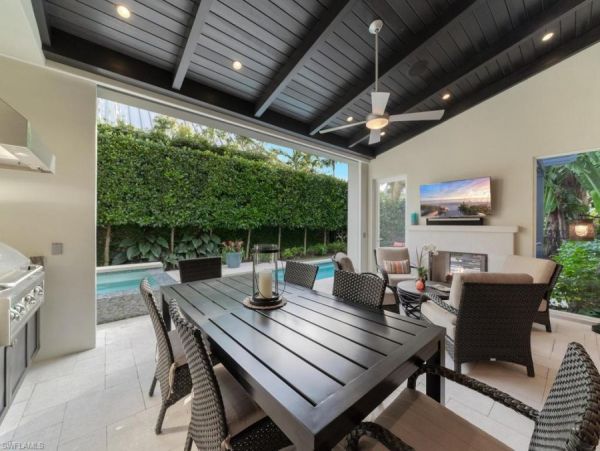 Luxury 3 Bedroom Walk to Beach Rental Home in Naples