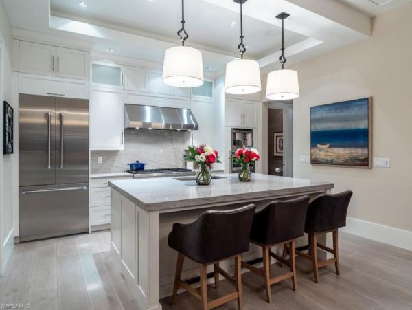 Luxury 3 Bedroom Walk to Beach Rental Home in Naples