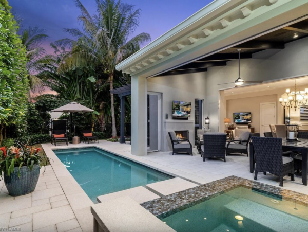 Luxury 3 Bedroom Walk to Beach Rental Home in Naples