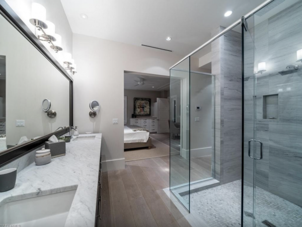 Luxury 3 Bedroom Walk to Beach Rental Home in Naples