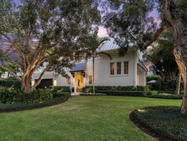 Luxury 3 Bedroom Walk to Beach Rental Home in Naples