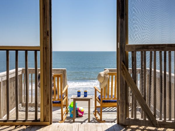Oceanfront Spacious Retreat on Folly Beach - 5 Bedroom Coastal Escape