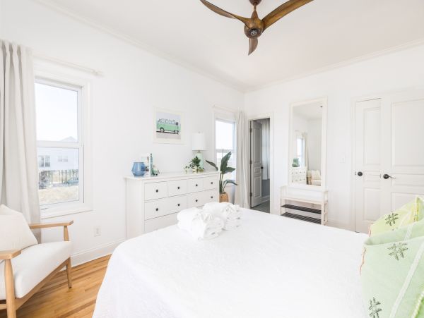 Oceanfront Spacious Retreat on Folly Beach - 5 Bedroom Coastal Escape
