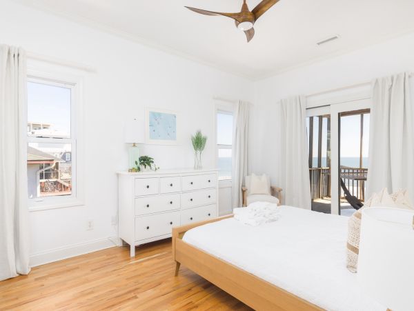 Oceanfront Spacious Retreat on Folly Beach - 5 Bedroom Coastal Escape
