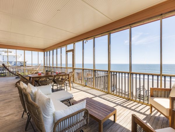 Oceanfront Spacious Retreat on Folly Beach - 5 Bedroom Coastal Escape