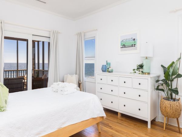 Oceanfront Spacious Retreat on Folly Beach - 5 Bedroom Coastal Escape