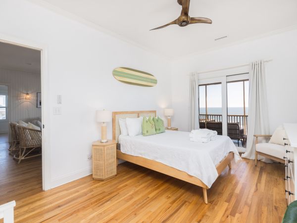 Oceanfront Spacious Retreat on Folly Beach - 5 Bedroom Coastal Escape