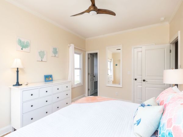 Oceanfront Spacious Retreat on Folly Beach - 5 Bedroom Coastal Escape