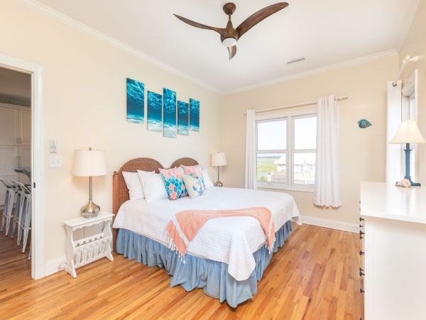 Oceanfront Spacious Retreat on Folly Beach - 5 Bedroom Coastal Escape