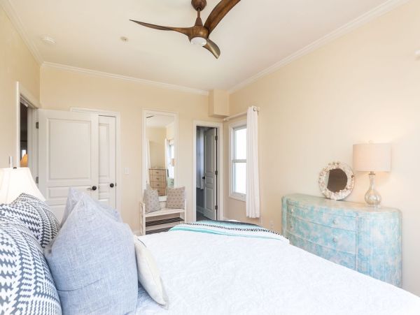 Oceanfront Spacious Retreat on Folly Beach - 5 Bedroom Coastal Escape