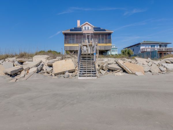 Oceanfront Spacious Retreat on Folly Beach - 5 Bedroom Coastal Escape