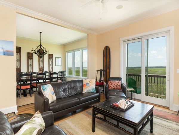 Charming 5-Bedroom Beachfront Home with Panoramic Views