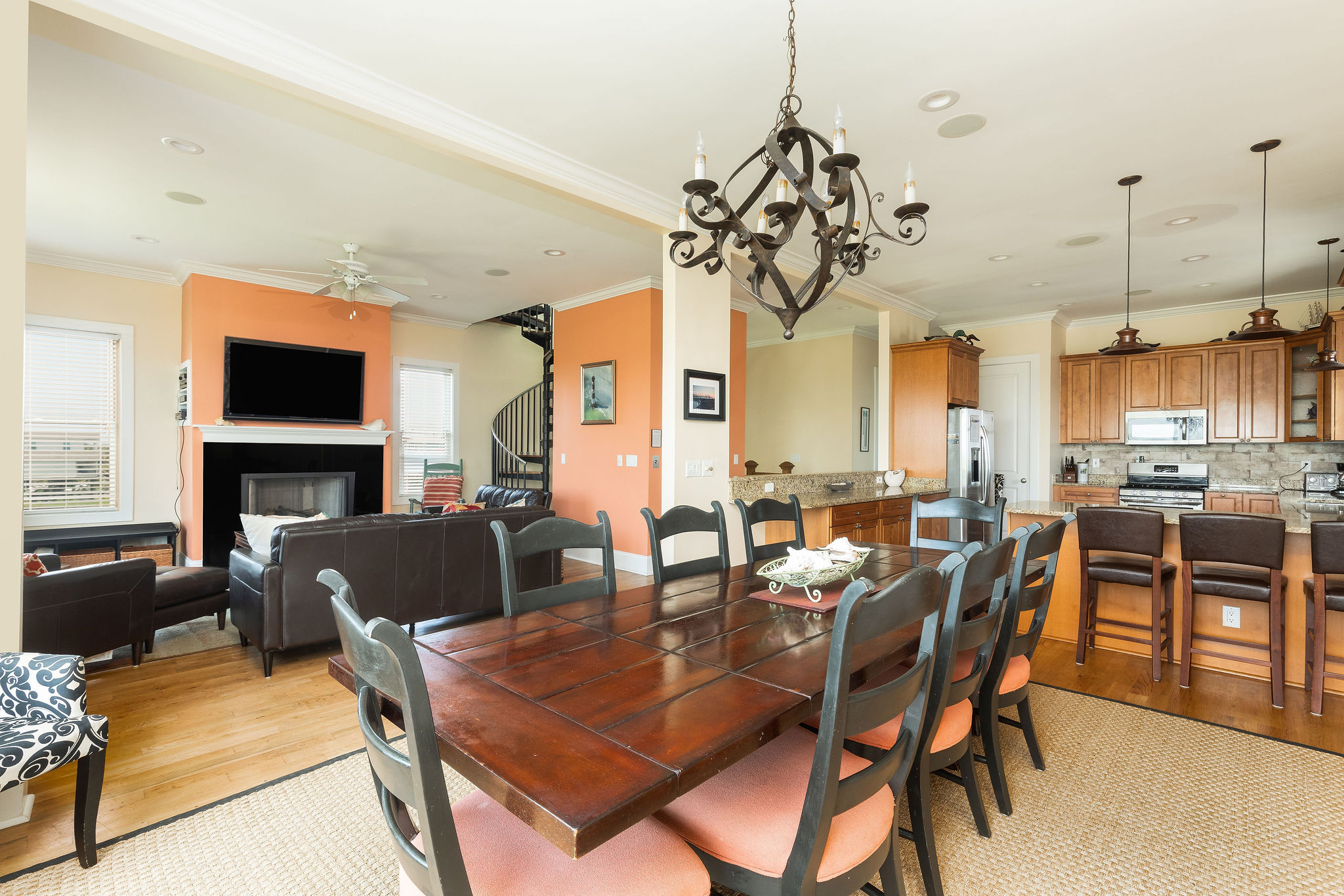 Charming 5-Bedroom Beachfront Home with Panoramic Views