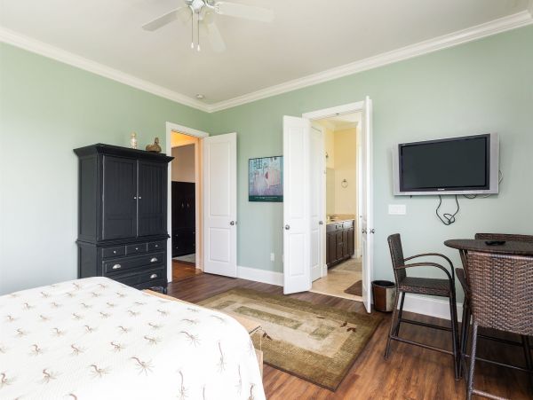 Charming 5-Bedroom Beachfront Home with Panoramic Views