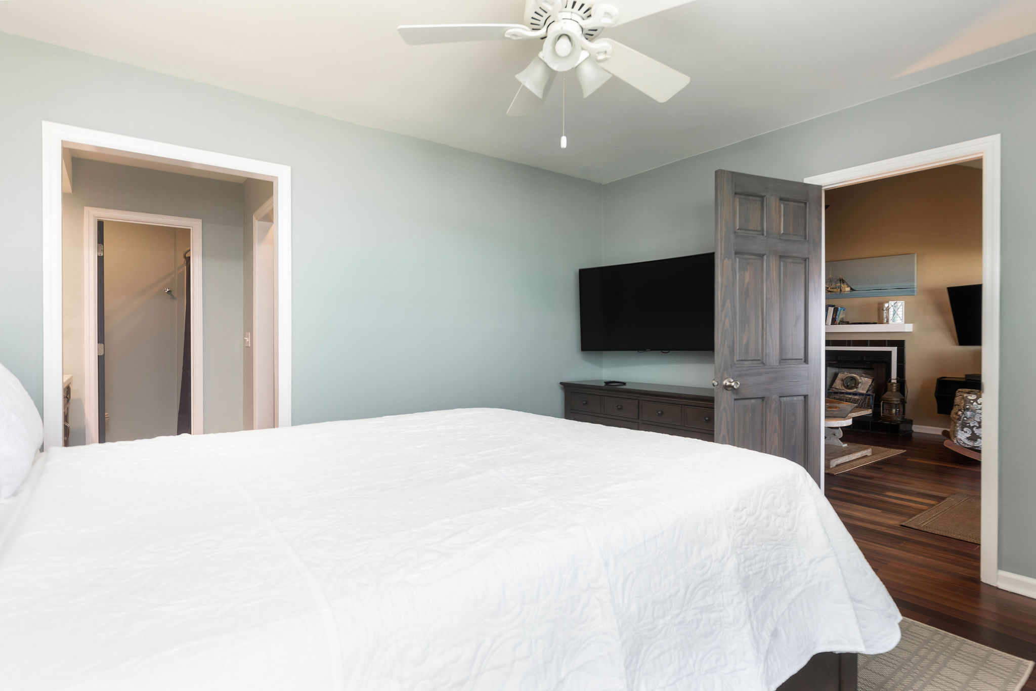 True Folly Beach House with Sandy Beach