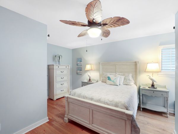 Folly Beach Home 1014552