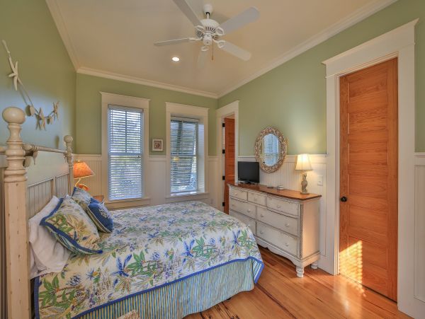 Folly Beach Home 1014553