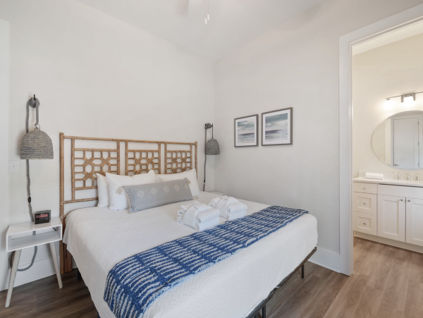 Folly Beach Luxury 7 Bedroom Stroll to Beach Sleeps 16