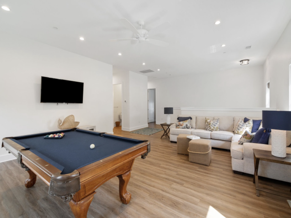 Folly Beach Luxury 7 Bedroom Stroll to Beach Sleeps 16
