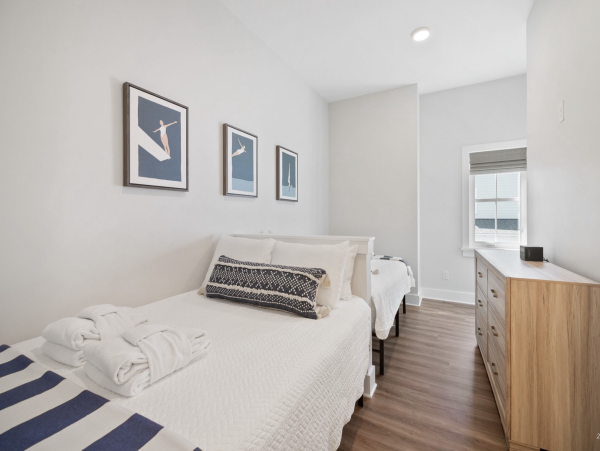 Folly Beach Luxury 7 Bedroom Stroll to Beach Sleeps 16