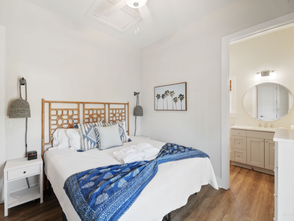 Folly Beach Luxury 7 Bedroom Stroll to Beach Sleeps 16