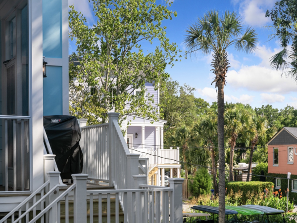 Folly Beach Luxury 7 Bedroom Stroll to Beach Sleeps 16