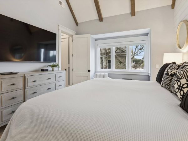Hilton Head Oceanfront Vacation Rental - Luxury 7-Bedroom Beach House with Pool