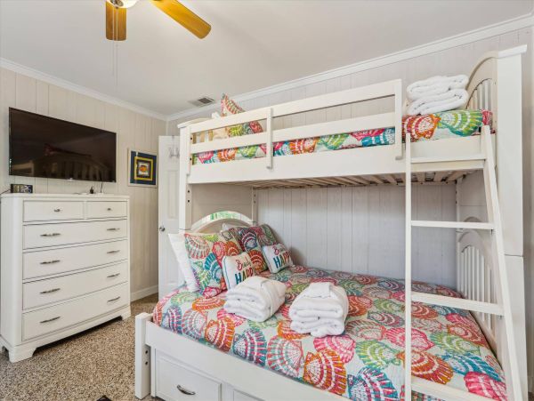 Stunning Beach Cottage with Private Pool Near Coligny Plaza