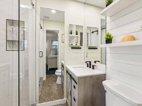Stunning Beach Cottage with Private Pool Near Coligny Plaza
