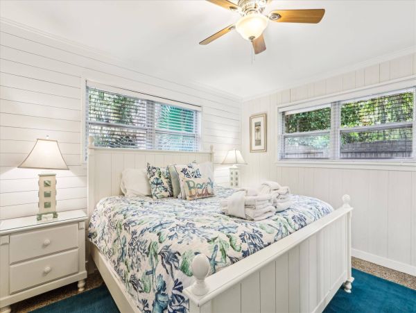 Stunning Beach Cottage with Private Pool Near Coligny Plaza