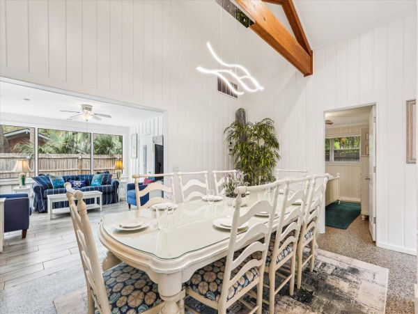 Stunning Beach Cottage with Private Pool Near Coligny Plaza