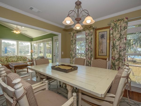 Lovely 3 Bedroom Vacation Rental with Great Views