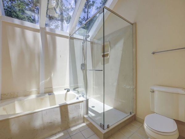 Modern Dog-Friendly Escape in Hilton Head
