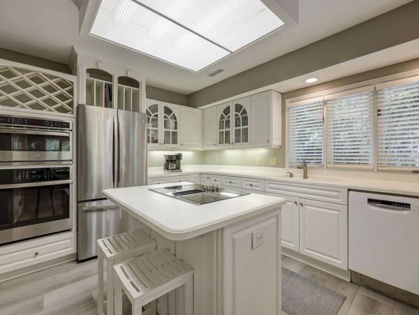 Modern Dog-Friendly Escape in Hilton Head