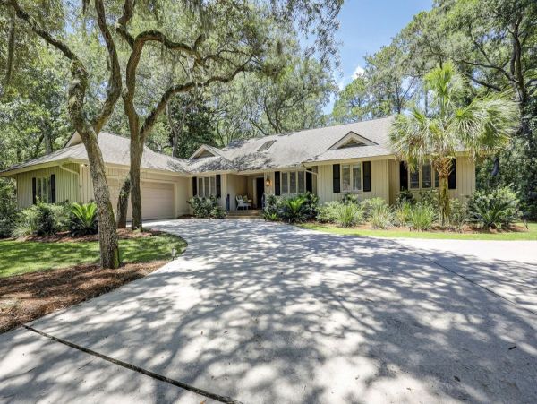 Modern Dog-Friendly Escape in Hilton Head