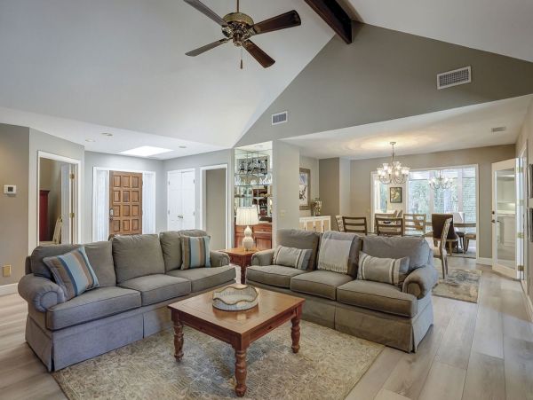 Modern Dog-Friendly Escape in Hilton Head