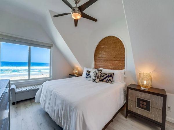 Six Bedroom Compound in Mission Beach