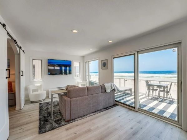 Six Bedroom Compound in Mission Beach
