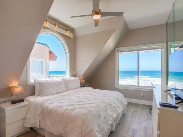 Six Bedroom Compound in Mission Beach