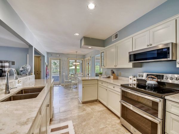 3 Bedrooms/ 3.5 Bathrooms Short walk to the beach rental home in Palmetto Dunes